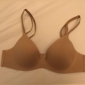 Victoria’s Secret Body Lightly Lined Bra 32B